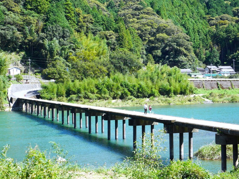 名越屋沈下橋