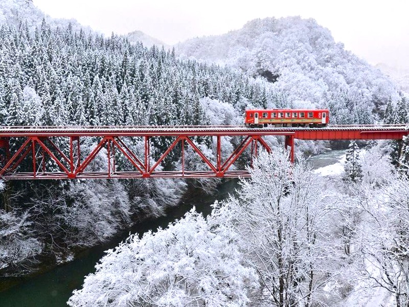 秋田內陸鐵道



