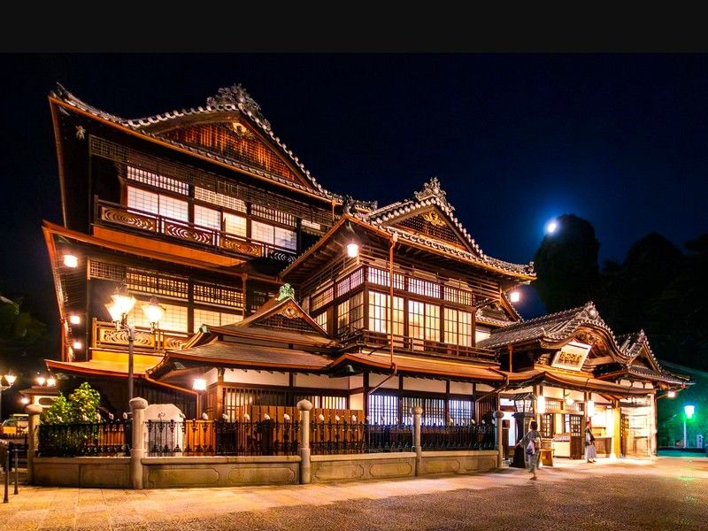 道後溫泉本館

