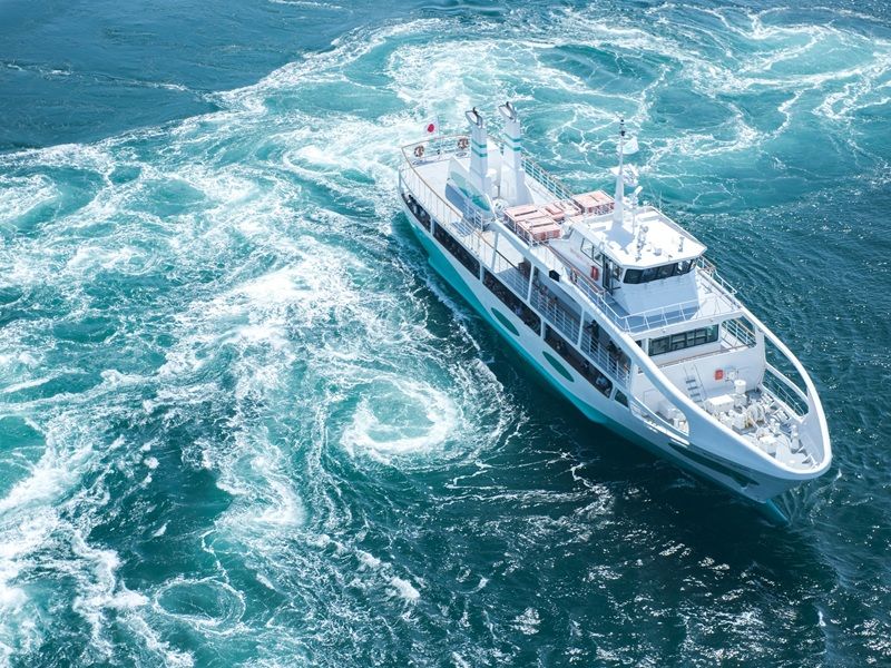 鳴門漩渦觀賞船